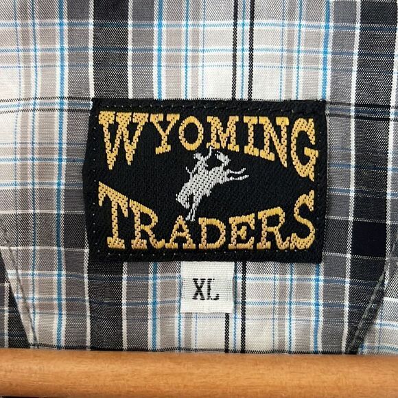 Wyoming Traders snap down western shirt.  Size XL. - Picture 4 of 7
